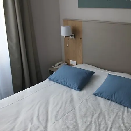 Hotel Des 2 Caps 3*