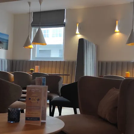 Des 2 Caps Szálloda